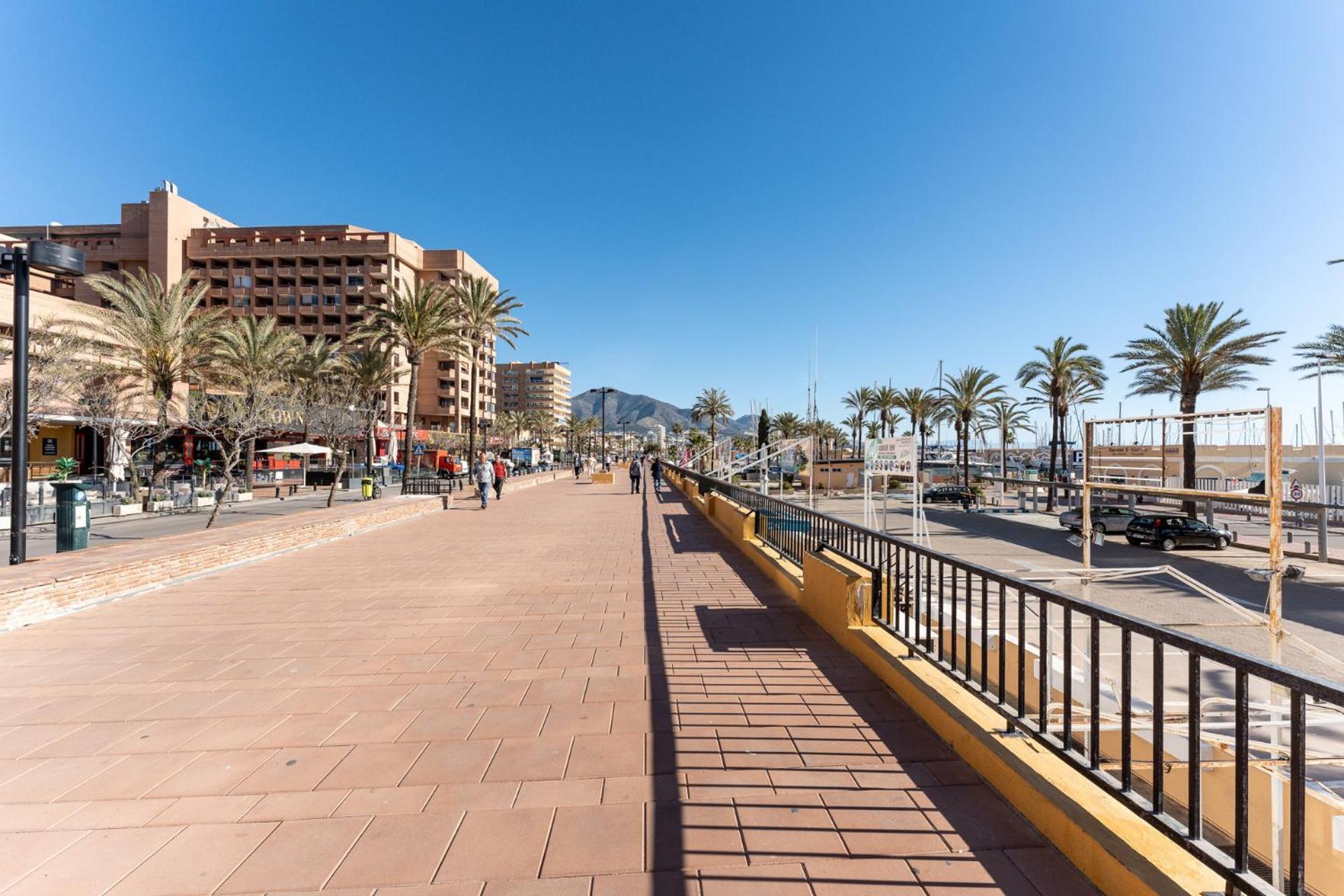 Malagasuite Fuengirola Beach & Sun ภายนอก รูปภาพ
