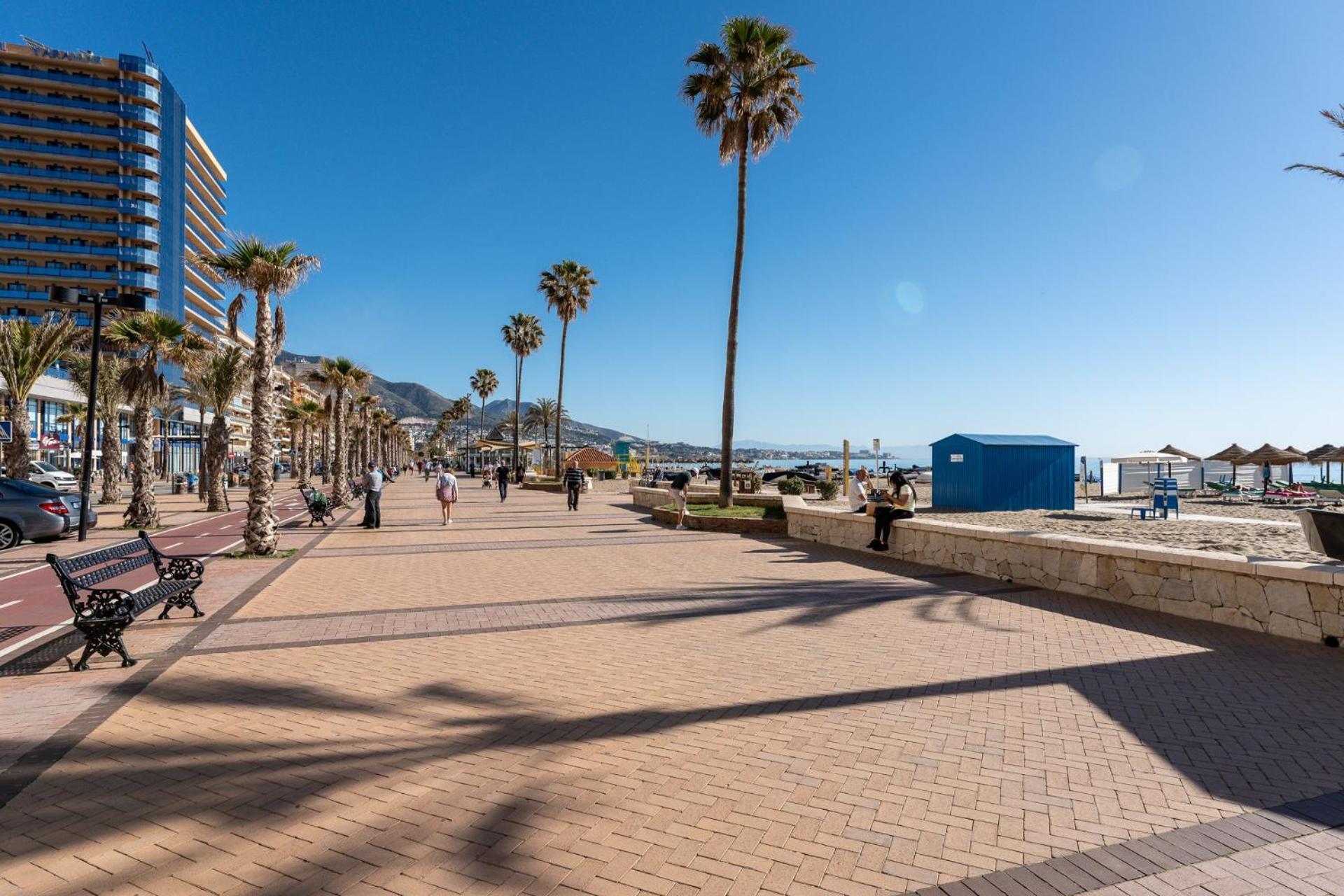 Malagasuite Fuengirola Beach & Sun ภายนอก รูปภาพ